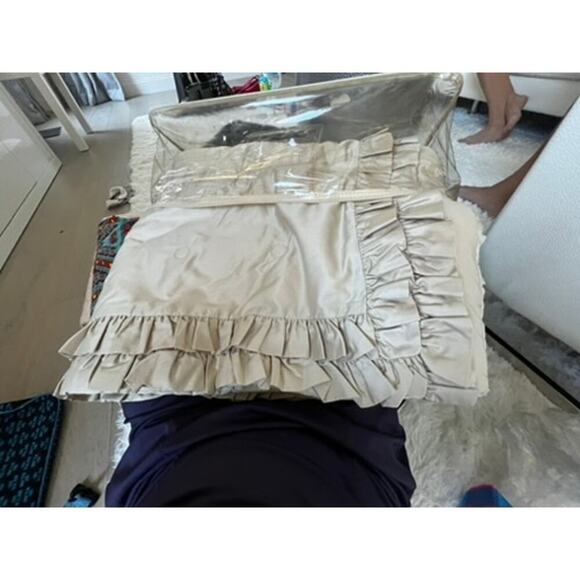 Daniel Cremieux Beige/Gold "Chocolate" ruffled coverlet Full/Queen Size - Picture 7 of 14